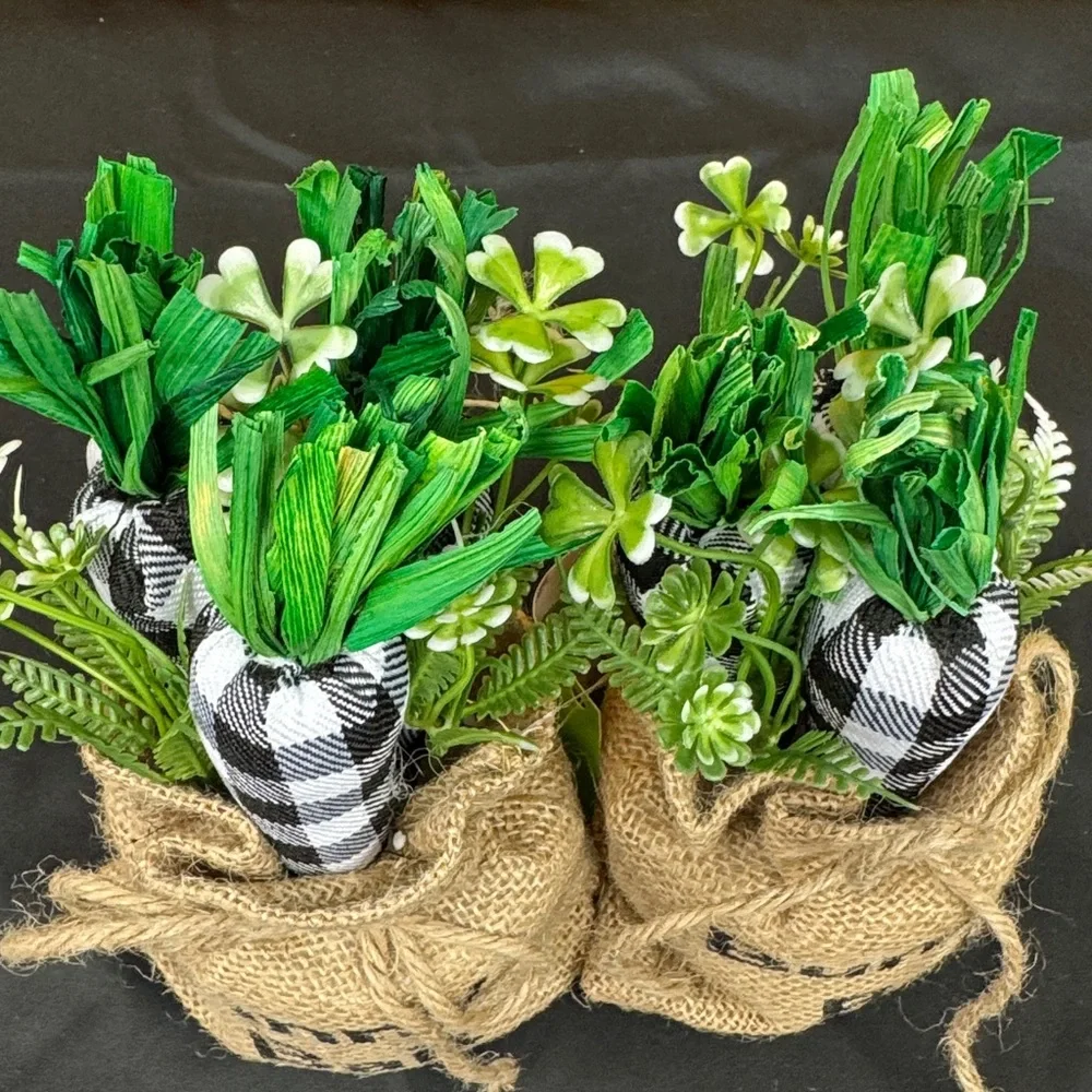 Plaid Carrot Decor in Burlap Bag Bunny Bait Jute Bag 8x5 inches each both new